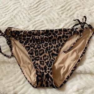 VS string bikini bottoms